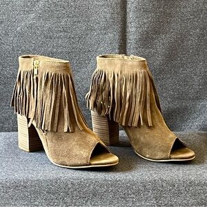 ⭐️ Offer B2G2! BUY 2 GET 2 FREE! 
Carlos Santana Suede Boho Fringe Booties